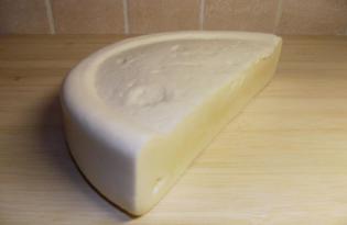 Сыр сулугуни. Калорийность, польза и вред