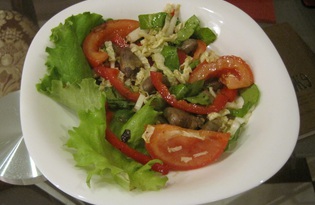 Рецепт с пошаговым фото "Овощной салат с куриными сердцами"