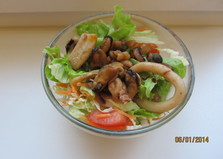Теплый салат с морепродуктами (пошаговый фото рецепт)