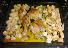 Запеченные куриные окорочка с овощами (рецепт с пошаговыми фото)