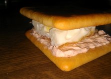 Оригинальный бутерброд с маслом лосося (пошаговый фото рецепт)