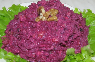 Свекольный салат с изюмом, орехами и черносливом (пошаговый фото рецепт)