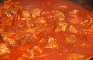 Мясо в томатном соусе (пошаговый фото рецепт)