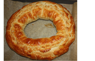 Пирог-кольцо из слоенного теста (пошаговый фото рецепт)