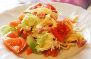 Овощной салат с копченым мясом (рецепт с пошаговыми фото)