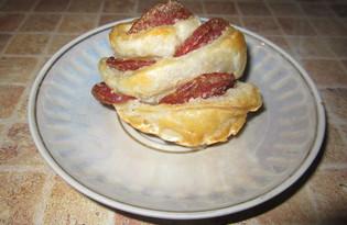 Закуска из колбасы в духовке "Розы" (пошаговый фото рецепт)