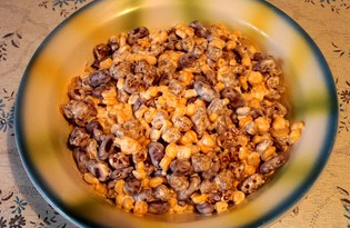 Салат из сухариков, фасоли и кукурузы (пошаговый фото рецепт)
