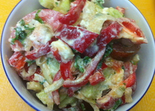 Овощной салат с мягким сыром (пошаговый фото рецепт)