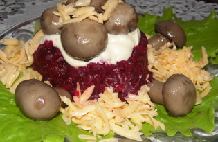 Салат со свеклой и сыром "Грибная поляна" (пошаговый фото рецепт)