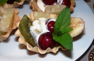 Сладкие тарталетки с ягодами и фруктами (пошаговый фото рецепт)