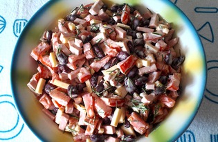 Салат из колбасы и консервированной фасоли "Мужской идеал" (пошаговый фото рецепт)
