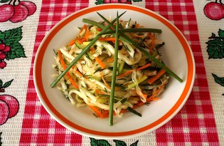 Салат из капусты с огурцом и морковью "Пёстрый" (пошаговый фото рецепт)