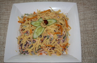 Салат с фасолью, сыром и сухариками "Холостяцкий" (пошаговый фото рецепт)