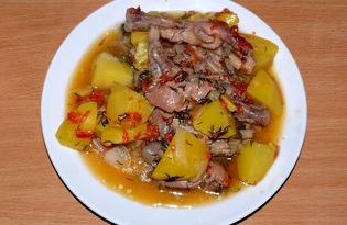 Куриные лапки и желудки, тушённые с овощами (пошаговый фото рецепт)