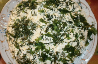 Рыбный салат из консервы (пошаговый фото рецепт)