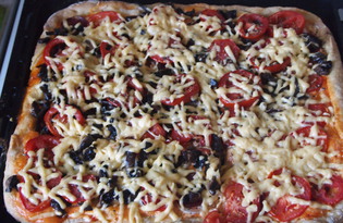 Пицца на кефире с колбасой, грибами и помидорами (пошаговый фото рецепт)
