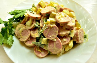 Салат с зеленым перцем и молочными сосисками (пошаговый фото рецепт)