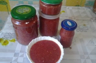 Острая аджика из помидоров, чеснока и хрена " Хренодёр" (пошаговый фото рецепт)