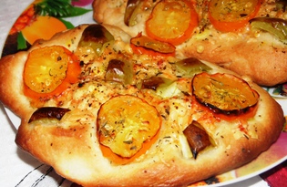 Мини-фокачча с помидорами черри, сыром и болгарским перцем (пошаговый фото рецепт)