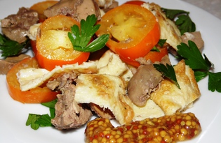 Теплый салат из куриной печени, омлета и помидоров (пошаговый фото рецепт)
