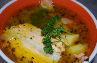 Рыбный суп из семги в мультиварке (пошаговый фото рецепт)