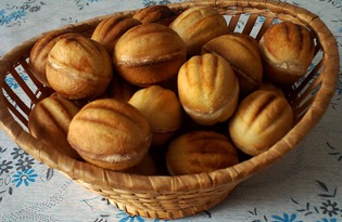 Печенье "Орешки" со сгущенкой (пошаговый фото рецепт)