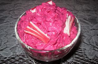 Салат со свеклой, сыром и крабовыми полочками (пошаговый фото рецепт)