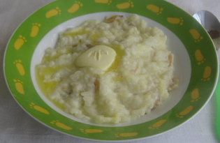 Рисовая каша на молоке с яблоком и изюмом (пошаговый фото рецепт)
