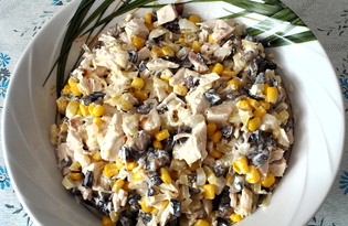 Салат с грибами, курицей и кукурузой "Вьюга" (пошаговый фото рецепт)