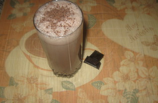 Молочный коктейль с какао и мороженым (пошаговый фото рецепт)