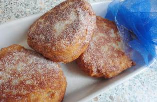 Сладкие пончики с яблоками на сковороде (пошаговый фото рецепт)