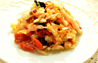 Салат с квашеной капустой и сухофруктами (пошаговый фото рецепт)