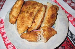 Жареные пирожки на кефире с индюшиным мясом (пошаговый фото рецепт)