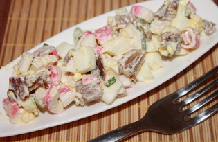 Салат из крабовых палочек и утиного мяса (пошаговый фото рецепт)