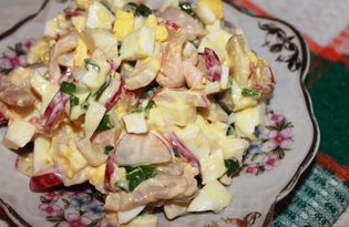 Салат с редисом, кальмарами и яйцами (пошаговый фото рецепт)