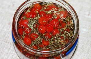 Ароматное масло с калиной для салатов (пошаговый фото рецепт)