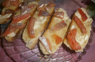 Бутерброды с лососем  (пошаговый фото рецепт)