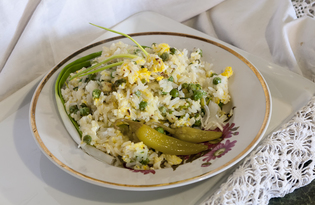 Жареный рис с яйцом и зелёным горошком (пошаговый фото рецепт)