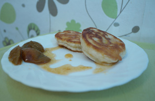 Вкусные пышные оладушки на кефире (пошаговый фото рецепт)