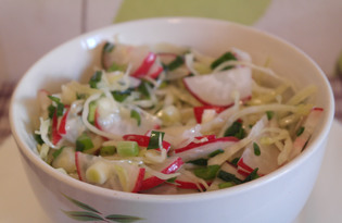 Весенний салат с редисом (пошаговый фото рецепт)