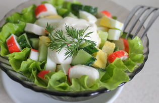 Салат из огурца, яйца и крабовых палочек (пошаговый фото рецепт)