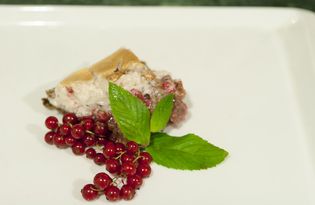 Пирог с красной смородиной, овсянкой и орехами (пошаговый фото рецепт)