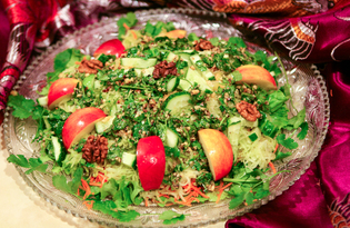 Салат с зеленой редькой и огурцом "Праздничный" (пошаговый фото рецепт)