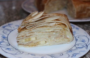 Блинный торт с заварным кремом и бананом (пошаговый фото рецепт)