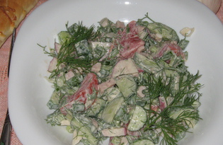 Овощной салат со сметаной и колбасой (пошаговый фото рецепт)