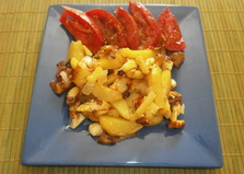 Жареный картофель с домашним зельцем и брынзой (пошаговый фото рецепт)