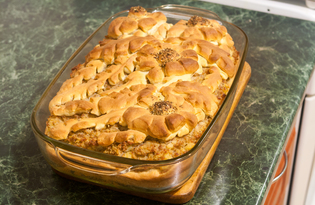 Дрожжевой пирог с начинкой из картофельного пюре и фарша (пошаговый фото рецепт)
