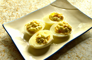 Яйца, фаршированные огуречным салатом (пошаговый фото рецепт)