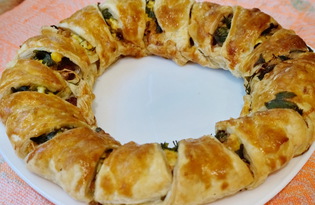 Пирог с колбасой, яйцами и сыром "Венок" (пошаговый фото рецепт)