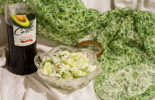 Салат из огурцов, творога с маслом авокадо (пошаговый фото рецепт)